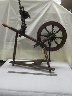 [Late 18th century Irish spinning wheel, upright]